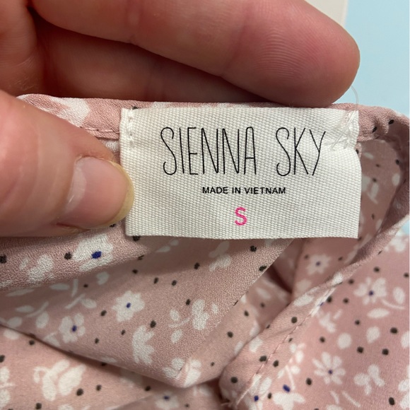 Sienna Sky Peplum Top - Picture 3 of 4